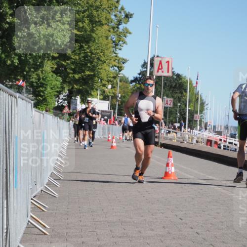 17.08.2025 - KN Förde Triathlon 2025 KatJ http://msf.ph/oto/8608045 17.08.2025 12:01:41 Laufen 343, 359 meine-sportfotos.de