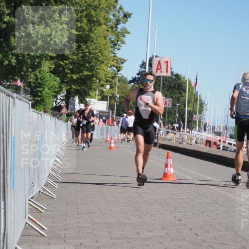 17.08.2025 - KN Förde Triathlon 2025 KatJ http://msf.ph/oto/8608049 17.08.2025 12:01:42 Laufen 343, 359 meine-sportfotos.de