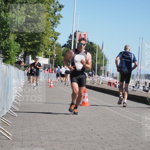 17.08.2025 - KN Förde Triathlon 2025 KatJ http://msf.ph/oto/8608058 17.08.2025 12:01:42 Laufen 343, 359 meine-sportfotos.de