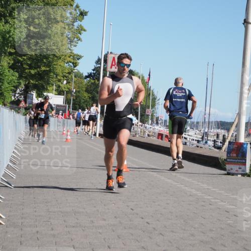 17.08.2025 - KN Förde Triathlon 2025 KatJ http://msf.ph/oto/8608072 17.08.2025 12:01:43 Laufen 343, 359 meine-sportfotos.de