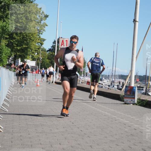 17.08.2025 - KN Förde Triathlon 2025 KatJ http://msf.ph/oto/8608079 17.08.2025 12:01:43 Laufen 343, 359 meine-sportfotos.de