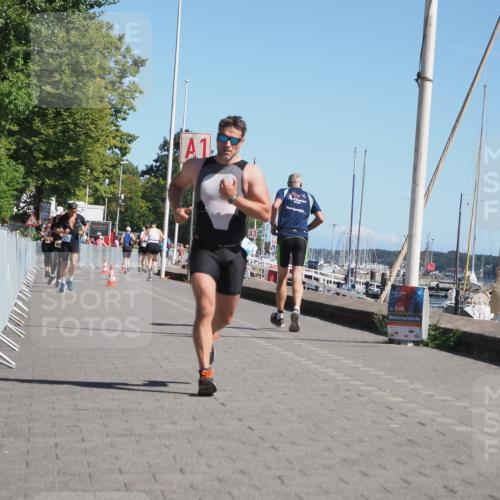 17.08.2025 - KN Förde Triathlon 2025 KatJ http://msf.ph/oto/8608083 17.08.2025 12:01:43 Laufen 343, 359 meine-sportfotos.de