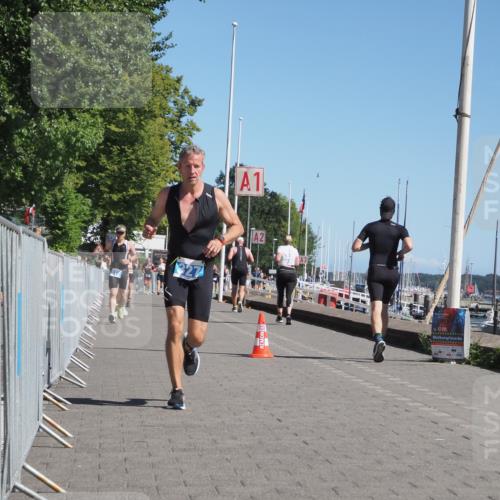 17.08.2025 - KN Förde Triathlon 2025 KatJ http://msf.ph/oto/8608449 17.08.2025 12:02:21 Laufen 312, 327 meine-sportfotos.de
