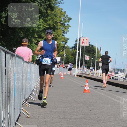 17.08.2025 - KN Förde Triathlon 2025 KatJ http://msf.ph/oto/8608465 17.08.2025 13:57:34 Laufen 525, 528 meine-sportfotos.de