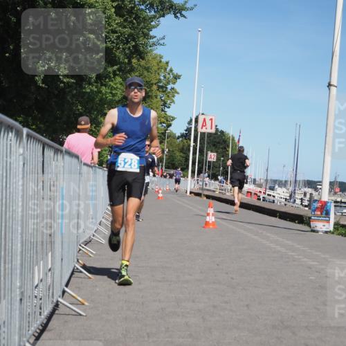 17.08.2025 - KN Förde Triathlon 2025 KatJ http://msf.ph/oto/8608484 17.08.2025 13:57:35 Laufen 525, 528 meine-sportfotos.de