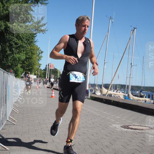 17.08.2025 - KN Förde Triathlon 2025 KatJ http://msf.ph/oto/8608519 17.08.2025 12:02:23 Laufen 312, 327 meine-sportfotos.de
