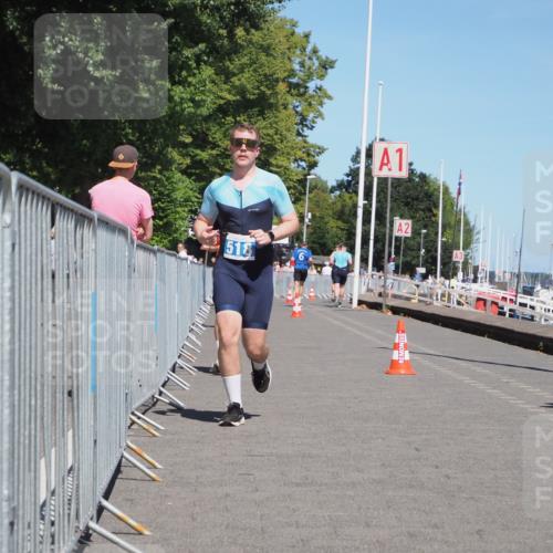 17.08.2025 - KN Förde Triathlon 2025 KatJ http://msf.ph/oto/8609470 17.08.2025 14:00:18 Laufen 517, 518 meine-sportfotos.de