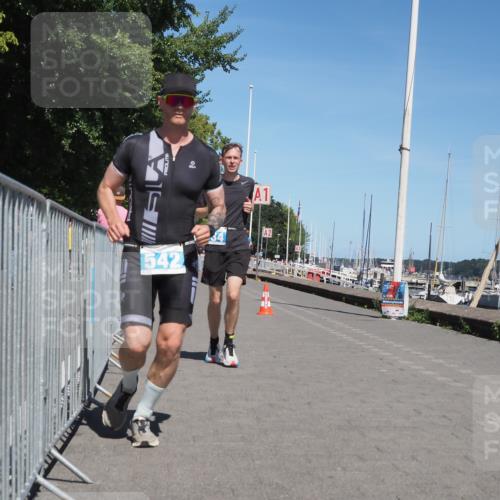 17.08.2025 - KN Förde Triathlon 2025 KatJ http://msf.ph/oto/8609828 17.08.2025 14:01:39 Laufen 534, 542 meine-sportfotos.de
