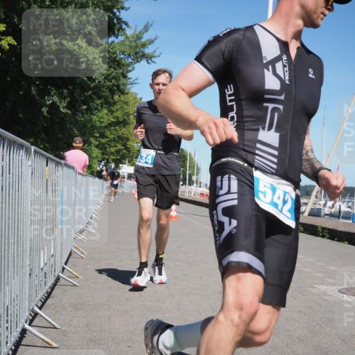 17.08.2025 - KN Förde Triathlon 2025 KatJ http://msf.ph/oto/8609833 17.08.2025 14:01:40 Laufen 534, 542 meine-sportfotos.de