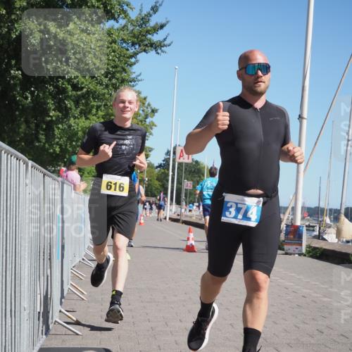 17.08.2025 - KN Förde Triathlon 2025 KatJ http://msf.ph/oto/8610122 17.08.2025 12:05:10 Laufen 297, 348, 374, 609, 616 meine-sportfotos.de