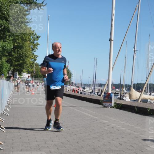 17.08.2025 - KN Förde Triathlon 2025 KatJ http://msf.ph/oto/8611119 17.08.2025 12:09:43 Laufen 345, 349 meine-sportfotos.de