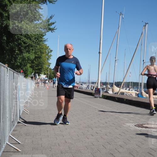 17.08.2025 - KN Förde Triathlon 2025 KatJ http://msf.ph/oto/8611122 17.08.2025 12:09:44 Laufen 345, 349 meine-sportfotos.de