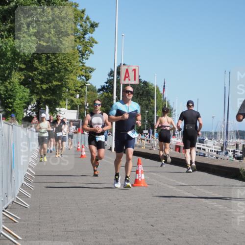 17.08.2025 - KN Förde Triathlon 2025 KatJ http://msf.ph/oto/8611132 17.08.2025 12:09:53 Laufen 331, 343 meine-sportfotos.de