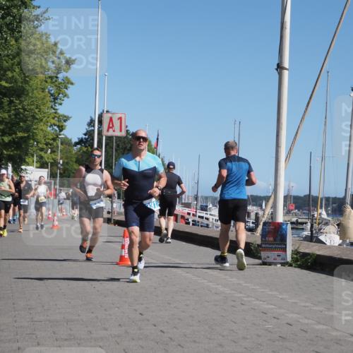 17.08.2025 - KN Förde Triathlon 2025 KatJ http://msf.ph/oto/8611137 17.08.2025 12:09:54 Laufen 331, 343 meine-sportfotos.de