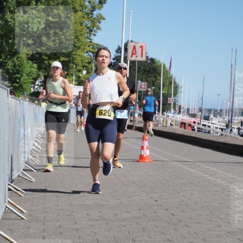17.08.2025 - KN Förde Triathlon 2025 KatJ http://msf.ph/oto/8611173 17.08.2025 12:10:02 Laufen 343, 390, 620, 629 meine-sportfotos.de