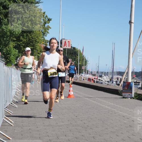 17.08.2025 - KN Förde Triathlon 2025 KatJ http://msf.ph/oto/8611177 17.08.2025 12:10:02 Laufen 343, 390, 620, 629 meine-sportfotos.de