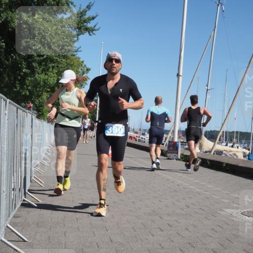 17.08.2025 - KN Förde Triathlon 2025 KatJ http://msf.ph/oto/8611205 17.08.2025 12:10:05 Laufen 390, 620, 629, 631 meine-sportfotos.de