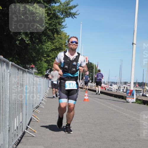 17.08.2025 - KN Förde Triathlon 2025 KatJ http://msf.ph/oto/8611380 17.08.2025 14:05:55 Laufen 426, 540 meine-sportfotos.de