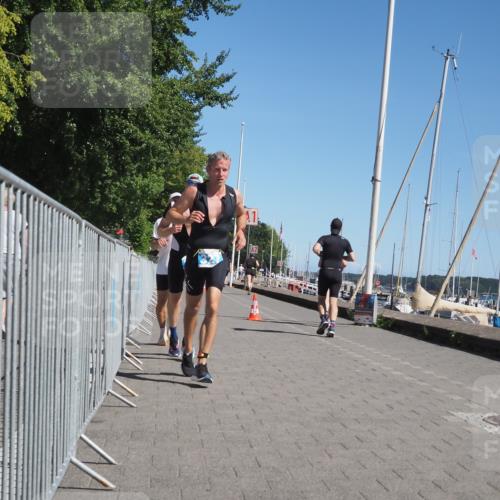 17.08.2025 - KN Förde Triathlon 2025 KatJ http://msf.ph/oto/8611624 17.08.2025 12:11:15 Laufen 327, 622 meine-sportfotos.de