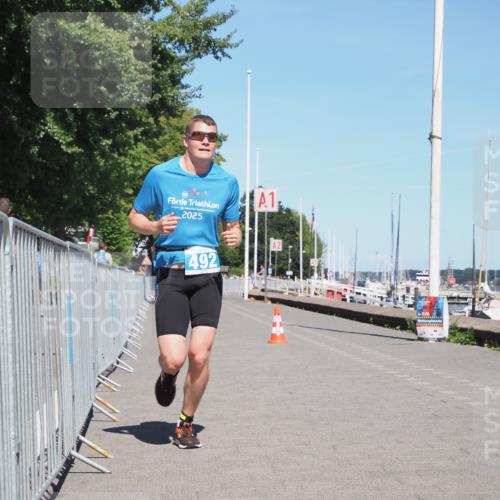 17.08.2025 - KN Förde Triathlon 2025 KatJ http://msf.ph/oto/8611631 17.08.2025 14:10:02 Laufen 492, 534 meine-sportfotos.de