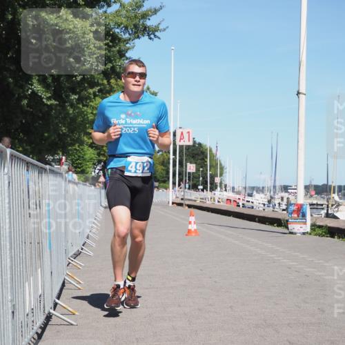 17.08.2025 - KN Förde Triathlon 2025 KatJ http://msf.ph/oto/8611633 17.08.2025 14:10:02 Laufen 492, 534 meine-sportfotos.de