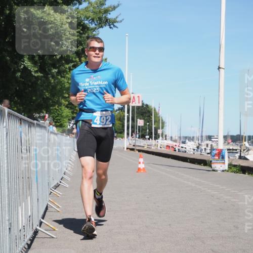 17.08.2025 - KN Förde Triathlon 2025 KatJ http://msf.ph/oto/8611635 17.08.2025 14:10:02 Laufen 492, 534 meine-sportfotos.de