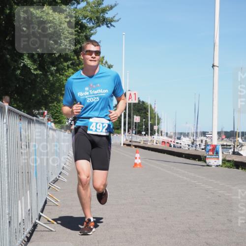 17.08.2025 - KN Förde Triathlon 2025 KatJ http://msf.ph/oto/8611636 17.08.2025 14:10:02 Laufen 492, 534 meine-sportfotos.de