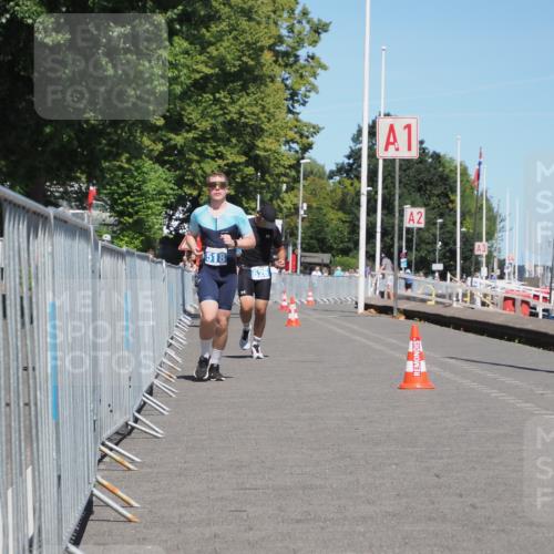 17.08.2025 - KN Förde Triathlon 2025 KatJ http://msf.ph/oto/8611640 17.08.2025 14:12:03 Laufen 518, 526 meine-sportfotos.de