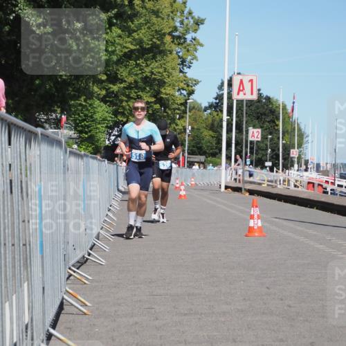 17.08.2025 - KN Förde Triathlon 2025 KatJ http://msf.ph/oto/8611648 17.08.2025 14:12:04 Laufen 518, 526 meine-sportfotos.de