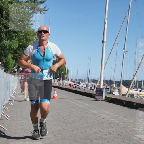 17.08.2025 - KN Förde Triathlon 2025 KatJ http://msf.ph/oto/8612056 17.08.2025 12:13:30 Laufen 293, 297, 365, 618, 639 meine-sportfotos.de