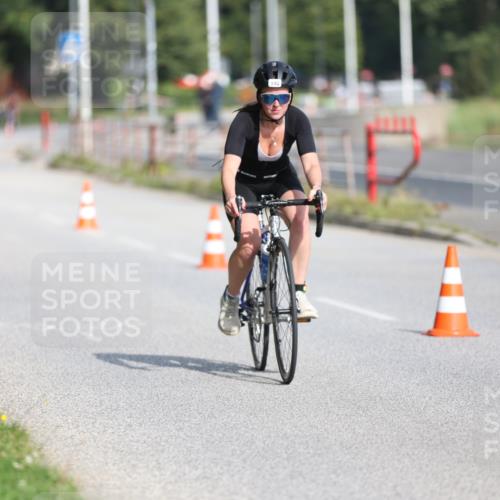17.08.2025 - KN Förde Triathlon 2025 Yannick Fuchs http://msf.ph/oto/8612433 17.08.2025 10:03:05 Radfahren 142, 216, 181 meine-sportfotos.de