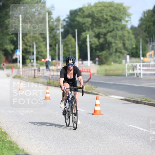 17.08.2025 - KN Förde Triathlon 2025 Yannick Fuchs http://msf.ph/oto/8612435 17.08.2025 10:03:05 Radfahren 142, 216, 181 meine-sportfotos.de