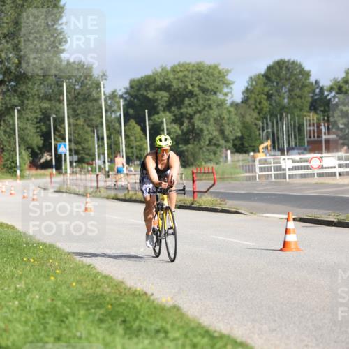 17.08.2025 - KN Förde Triathlon 2025 Yannick Fuchs http://msf.ph/oto/8613364 17.08.2025 09:19:56 Radfahren 107, 119 meine-sportfotos.de