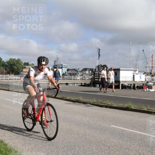 17.08.2025 - KN Förde Triathlon 2025 Yannick Fuchs http://msf.ph/oto/8613696 17.08.2025 09:48:07 Radfahren 142, 180, 249, 251 meine-sportfotos.de