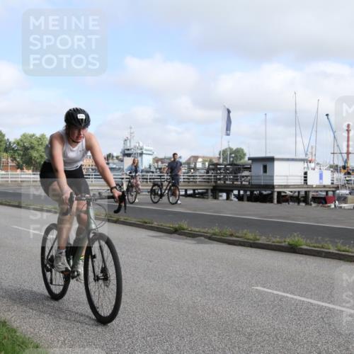 17.08.2025 - KN Förde Triathlon 2025 Yannick Fuchs http://msf.ph/oto/8614152 17.08.2025 09:56:28 Radfahren 143, 146, 230 meine-sportfotos.de