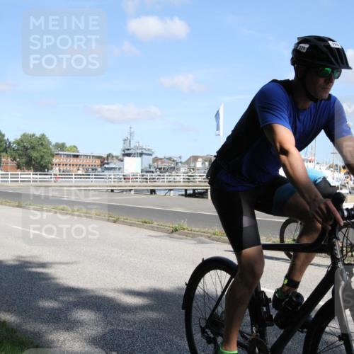 17.08.2025 - KN Förde Triathlon 2025 Yannick Fuchs http://msf.ph/oto/8614593 17.08.2025 11:10:17 Radfahren 275, 293, 325, 334, 605 meine-sportfotos.de