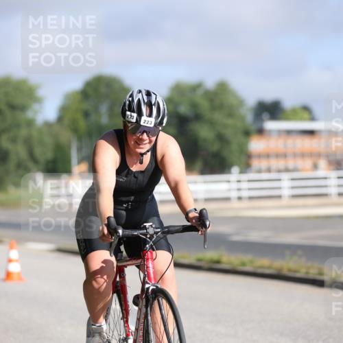 17.08.2025 - KN Förde Triathlon 2025 Yannick Fuchs http://msf.ph/oto/8615443 17.08.2025 09:30:59 Radfahren 102, 107, 111, 188, 200, 208, 212, 221, 223, 197 meine-sportfotos.de