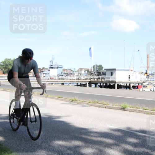 17.08.2025 - KN Förde Triathlon 2025 Yannick Fuchs http://msf.ph/oto/8615493 17.08.2025 11:25:13 Radfahren 284, 300, 308, 309, 337, 374, 606, 613, 625, 638 meine-sportfotos.de
