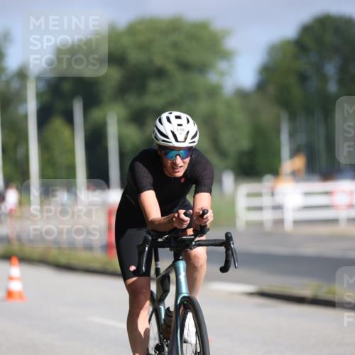 17.08.2025 - KN Förde Triathlon 2025 Yannick Fuchs http://msf.ph/oto/8615533 17.08.2025 09:31:23 Radfahren 104, 120, 127, 136, 148, 170, 190, 196, 211, 215, 230, 235, 133 meine-sportfotos.de