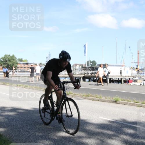 17.08.2025 - KN Förde Triathlon 2025 Yannick Fuchs http://msf.ph/oto/8615665 17.08.2025 11:26:45 Radfahren 300, 309, 373 meine-sportfotos.de