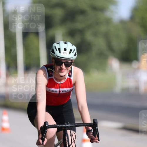 17.08.2025 - KN Förde Triathlon 2025 Yannick Fuchs http://msf.ph/oto/8616055 17.08.2025 09:33:52 Radfahren 135, 142, 171, 249, 135 meine-sportfotos.de
