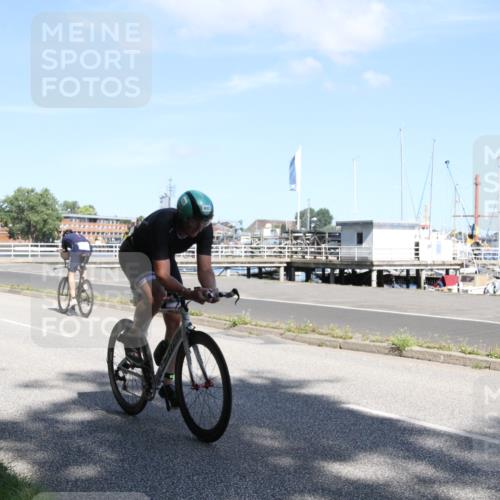 17.08.2025 - KN Förde Triathlon 2025 Yannick Fuchs http://msf.ph/oto/8616278 17.08.2025 11:34:37 Radfahren 300, 348, 375, 632 meine-sportfotos.de