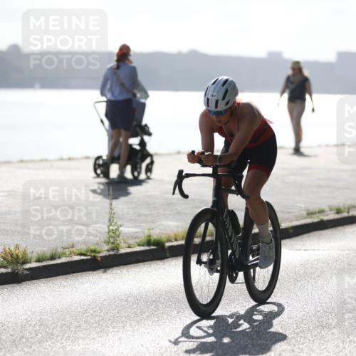 17.08.2025 - KN Förde Triathlon 2025 Yannick Fuchs http://msf.ph/oto/8616310 17.08.2025 09:35:12 Radfahren 101, 144, 194 meine-sportfotos.de
