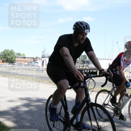 17.08.2025 - KN Förde Triathlon 2025 Yannick Fuchs http://msf.ph/oto/8616453 17.08.2025 11:36:12 Radfahren 300, 309, 326, 352, 608, 612, 635 meine-sportfotos.de