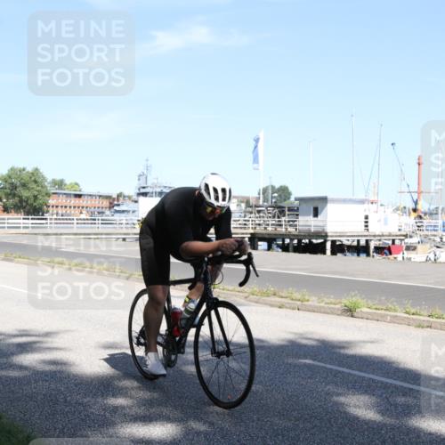 17.08.2025 - KN Förde Triathlon 2025 Yannick Fuchs http://msf.ph/oto/8616956 17.08.2025 11:43:41 Radfahren 334, 339 meine-sportfotos.de