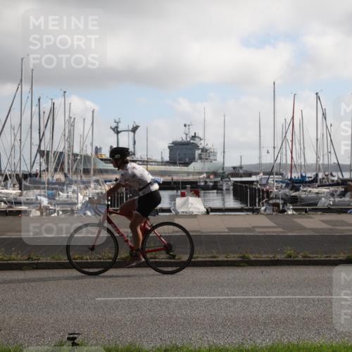 17.08.2025 - KN Förde Triathlon 2025 Yannick Fuchs http://msf.ph/oto/8617582 17.08.2025 09:46:06 Radfahren 121, 243, 249 meine-sportfotos.de