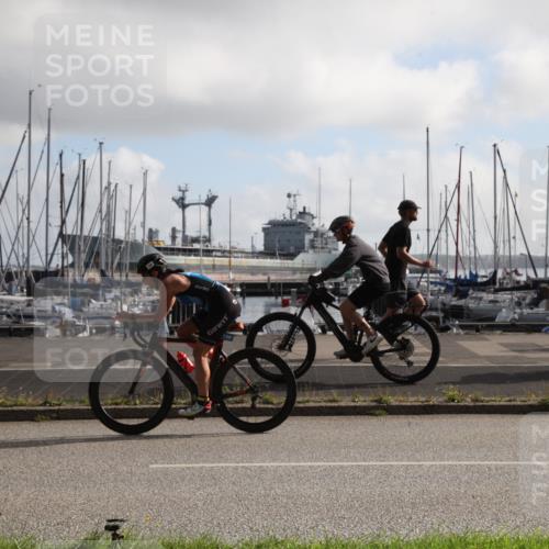 17.08.2025 - KN Förde Triathlon 2025 Yannick Fuchs http://msf.ph/oto/8617611 17.08.2025 09:46:27 Radfahren 144, 180, 194, 213, 252 meine-sportfotos.de