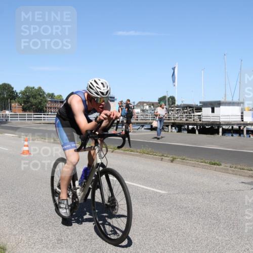 17.08.2025 - KN Förde Triathlon 2025 Yannick Fuchs http://msf.ph/oto/8617638 17.08.2025 12:46:12 Radfahren 401, 407, 409 meine-sportfotos.de