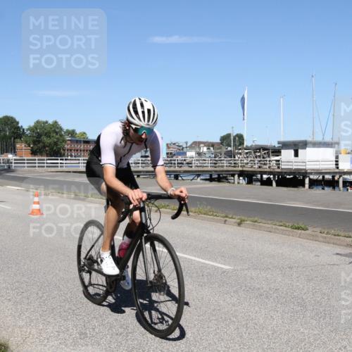 17.08.2025 - KN Förde Triathlon 2025 Yannick Fuchs http://msf.ph/oto/8617730 17.08.2025 12:49:18 Radfahren 419, 422 meine-sportfotos.de