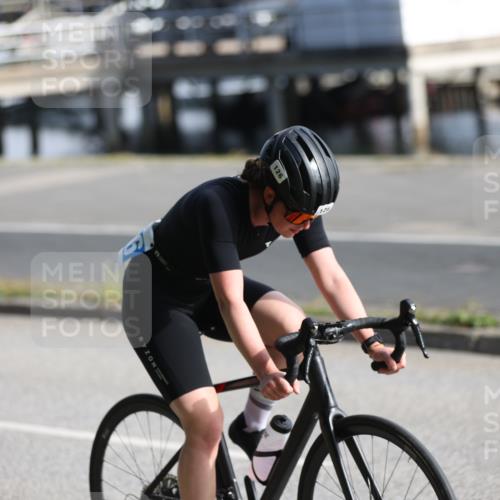 17.08.2025 - KN Förde Triathlon 2025 Yannick Fuchs http://msf.ph/oto/8617829 17.08.2025 09:43:24 Radfahren 105, 126, 190, 197, 210, 235, 253, 170, 216 meine-sportfotos.de